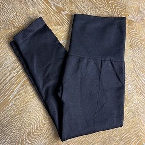 BREEZIES Black Crop No Seam Legging M